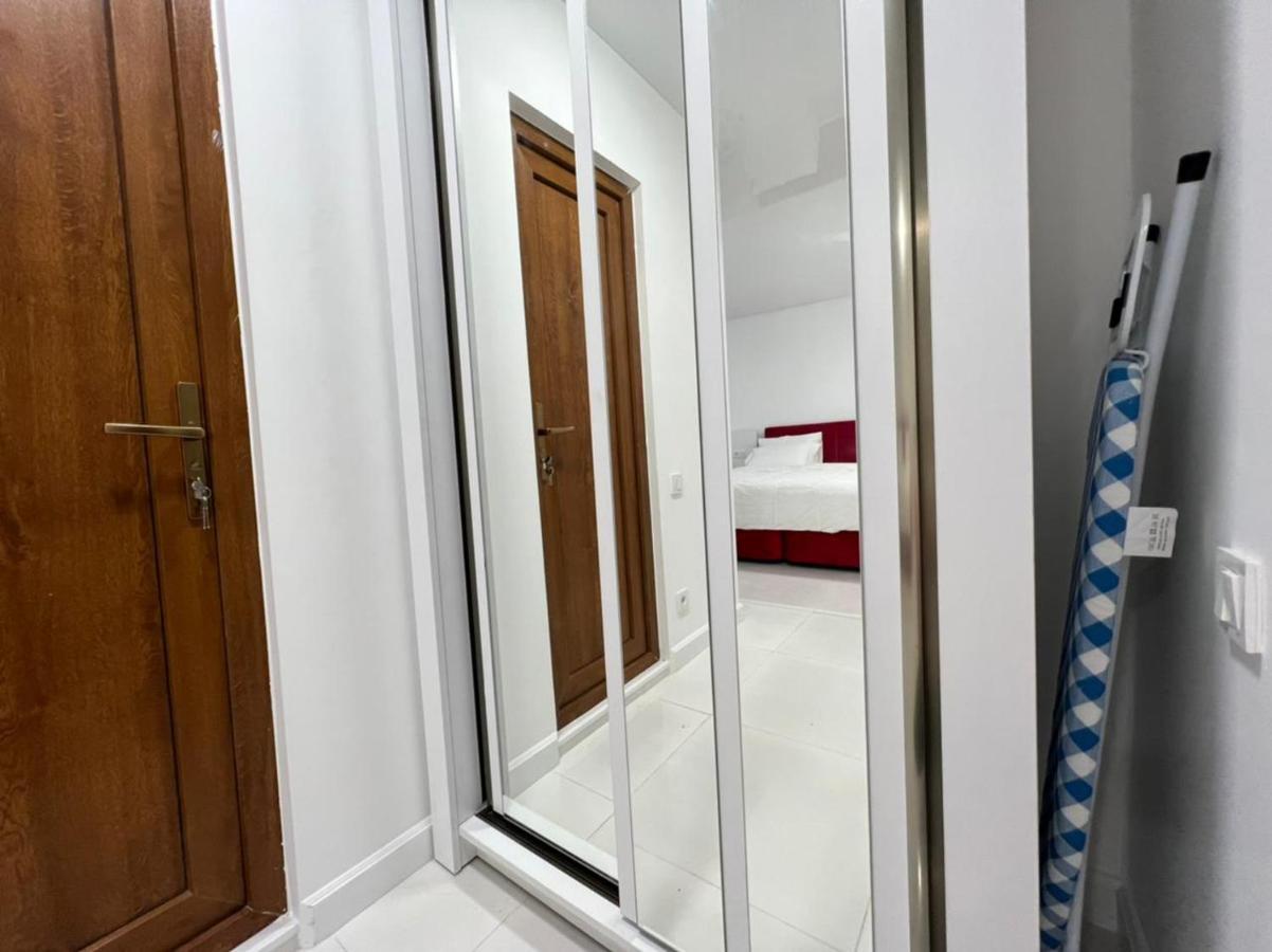 Pekini Street Apartment Tbilisi Bagian luar foto