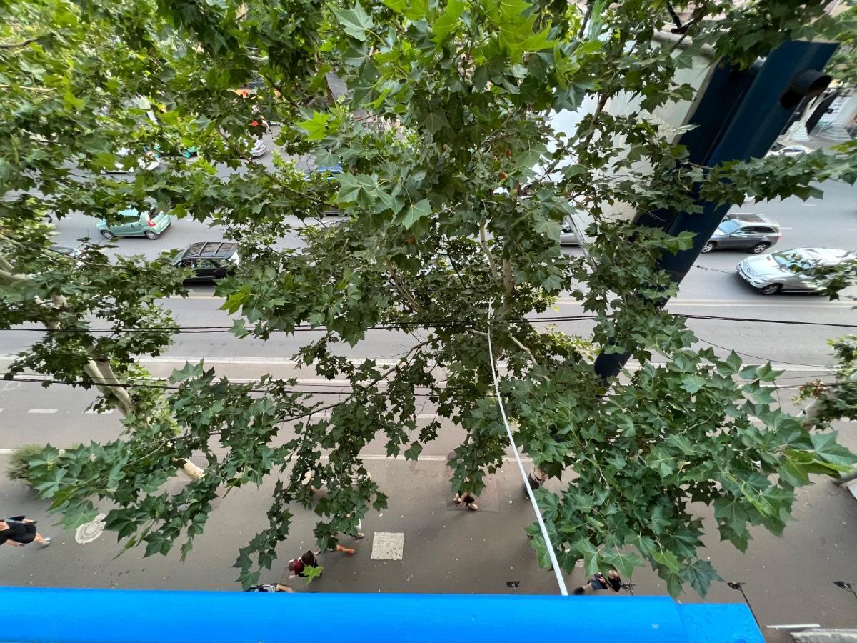 Pekini Street Apartment Tbilisi Bagian luar foto